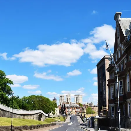 Great Gate House View - Within York Walls