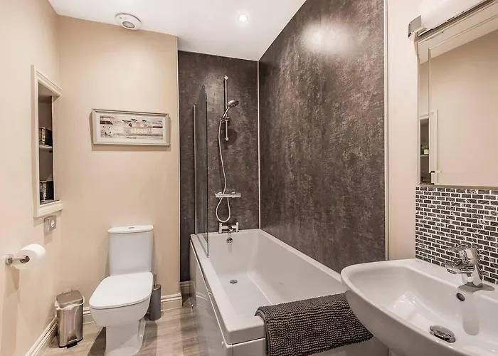 Great Gate House View - Within York Walls יורק